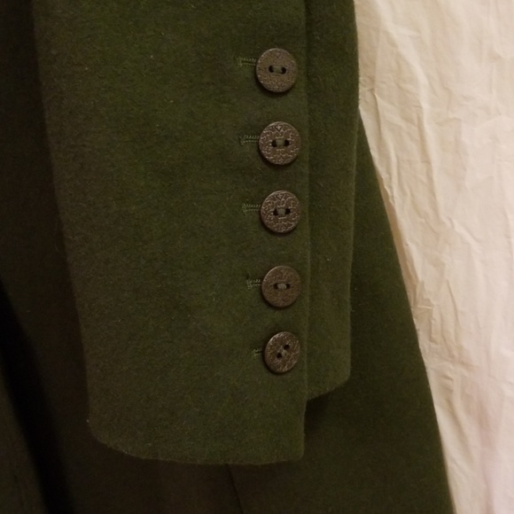 Tahari green coat, beautiful - Picture 4 of 5